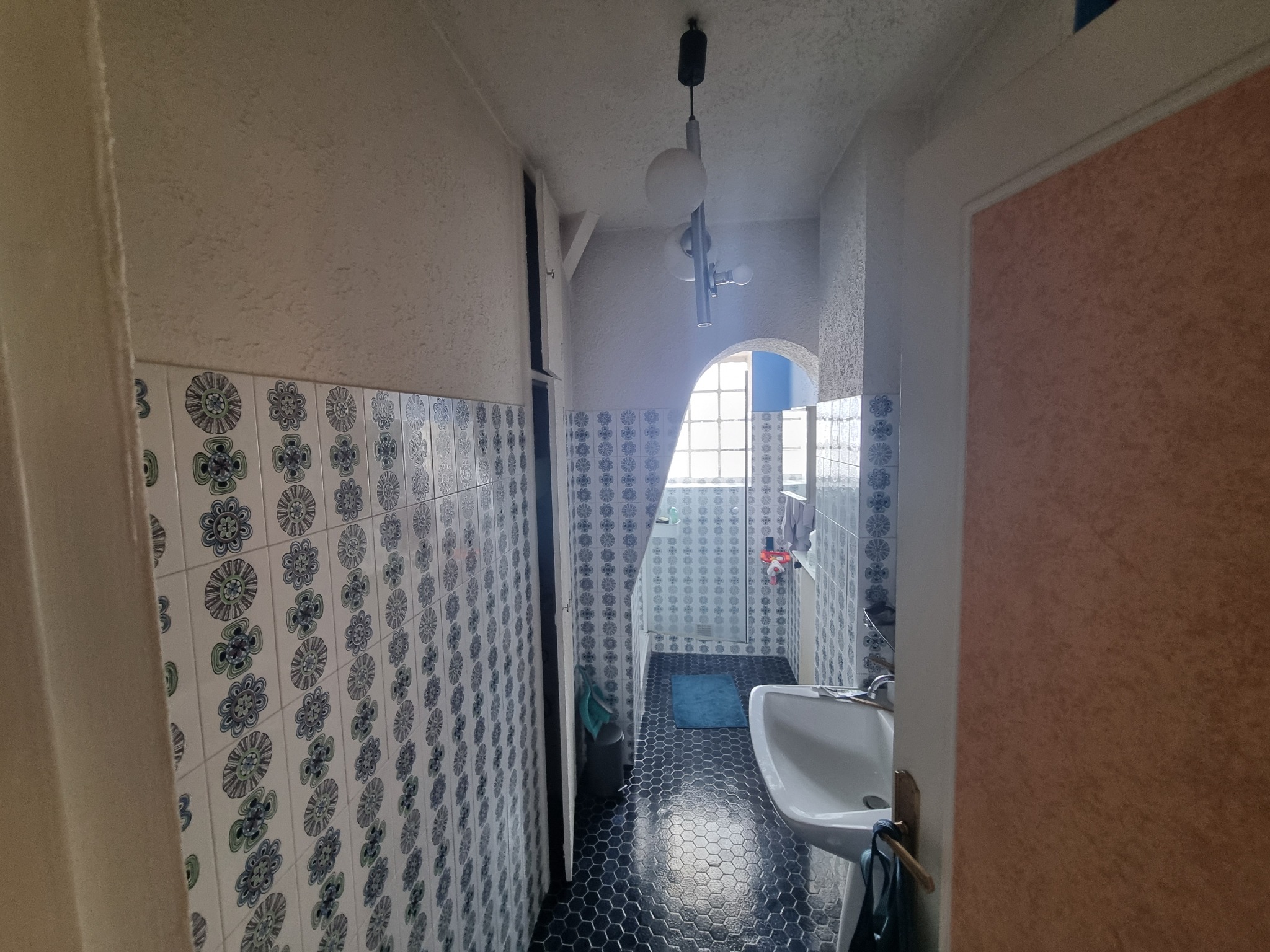 Deuxième salle de bains avant rénovation